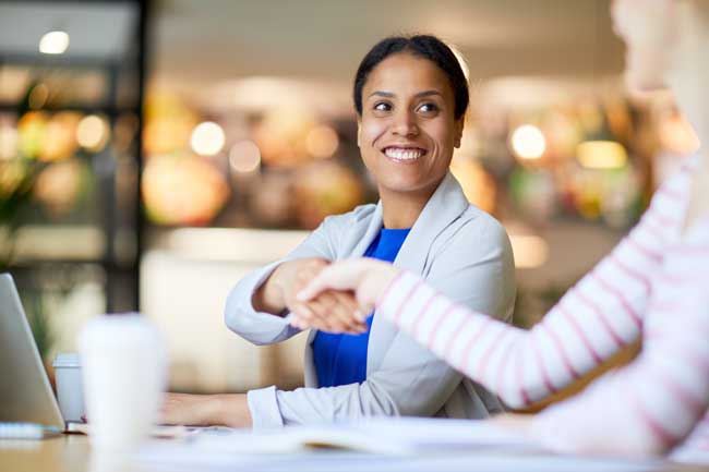 business-women-handshake-agreement